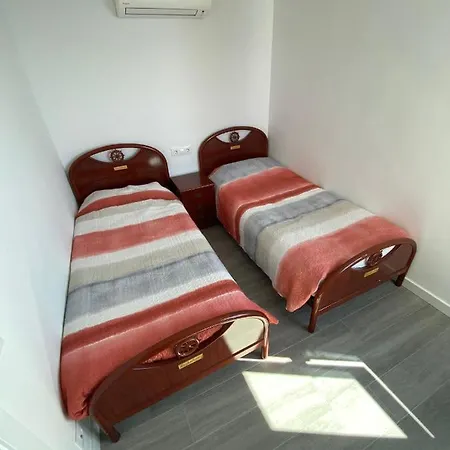 Apartment Vues Proche Roses
